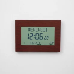 Horloge-calendrier radiopilotée