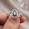 La bague goutte de labradorite