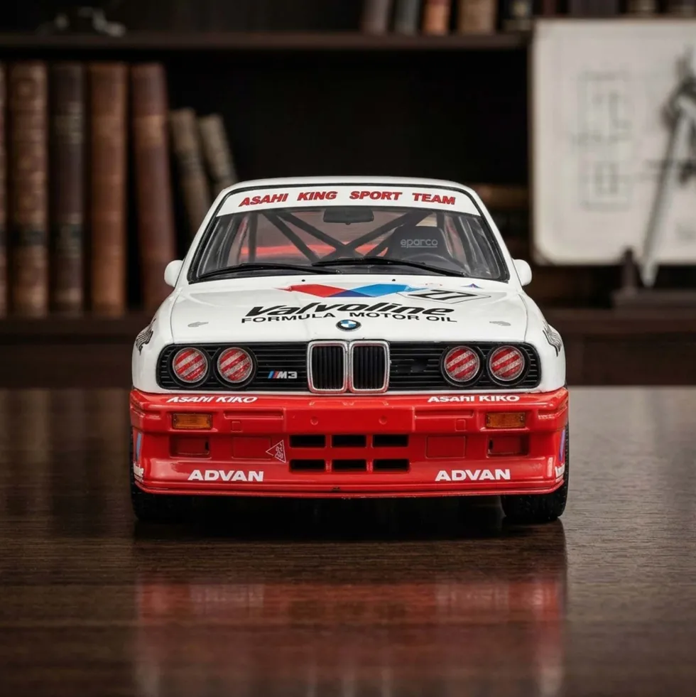 La BMW M3 n°27 du JTCC de 1986