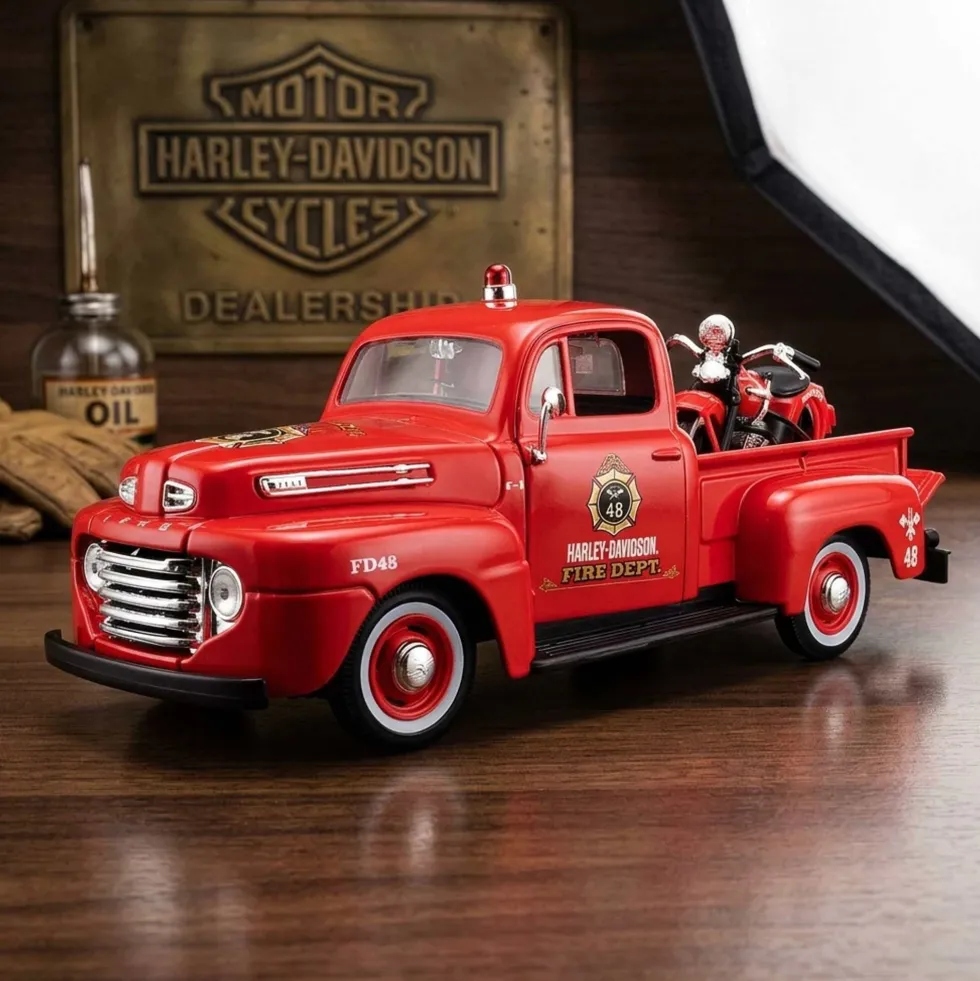 La Ford F1 Pickup de 1948 et sa moto