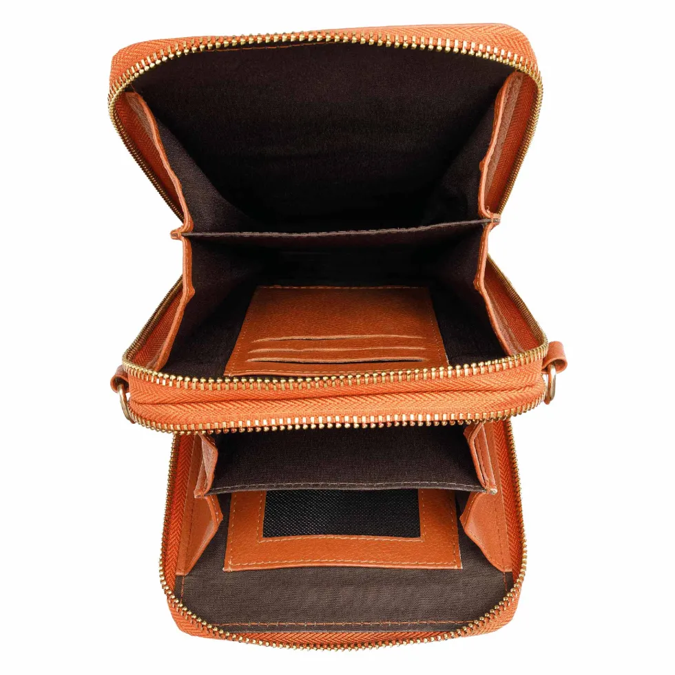La pochette éventail cuir