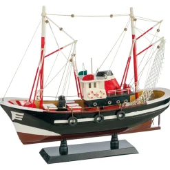 Le bateau de pêche en bois