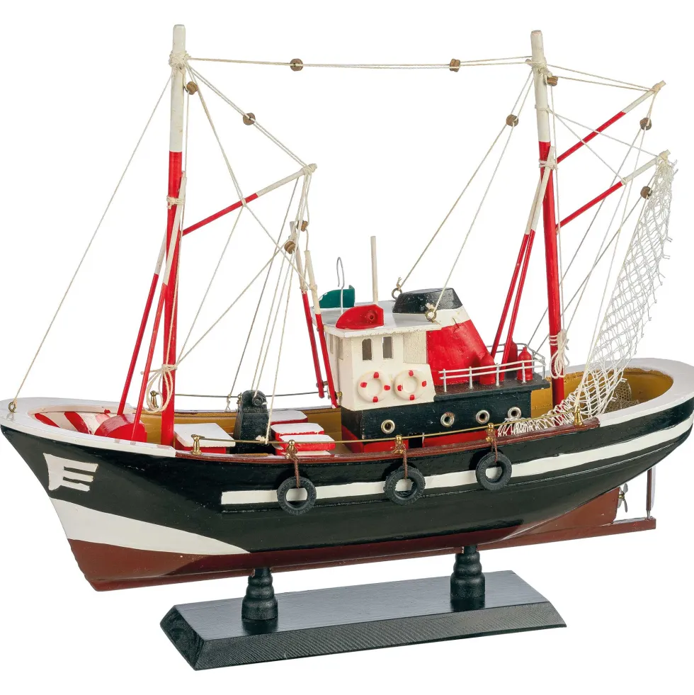 Le bateau de pêche en bois