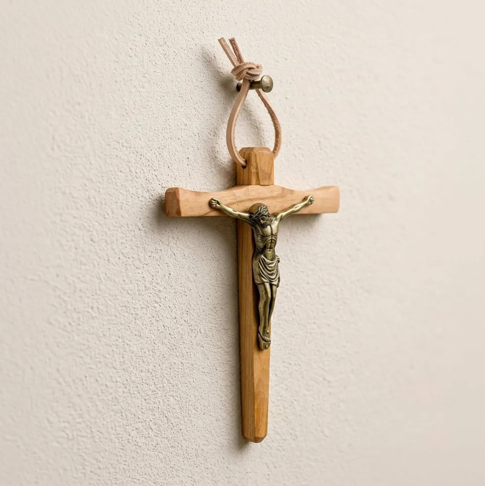 Le crucifix bois d’olivier