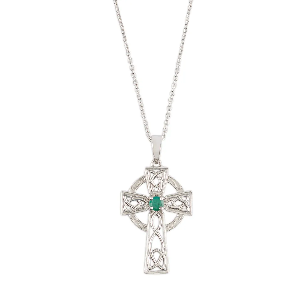Le pendentif croix celtique