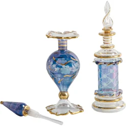 Les deux flacons de parfum bleus