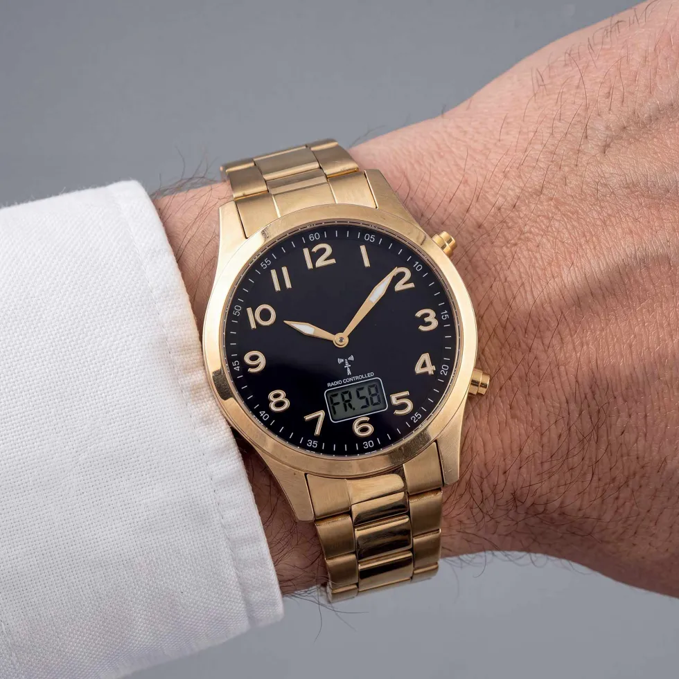 Montre gold radiopilotée