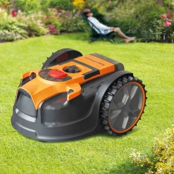 Robot tondeuse autonome + coupe-bordure et batterie supplémentaire OFFERTS